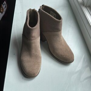 Toms Tan Suede/Felt Ankle Booties Women’s Size 9.5